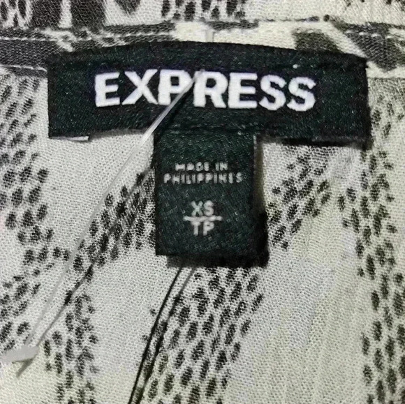 Express Womans Top Size XS - Picture 11 of 12